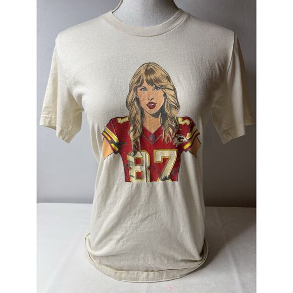 Taylor Swift Other - Taylor Swift Graphic Tshirt Chiefs Small